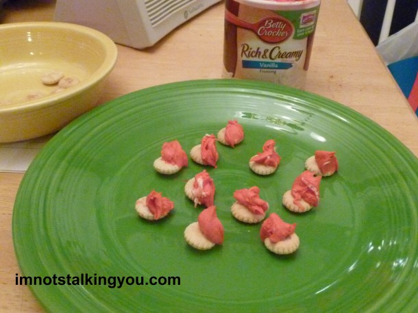 Ta-Da!: I present to you Frosted Oyster Crackers